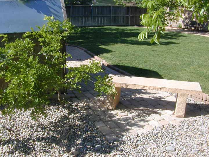 yard bench look SW.JPG